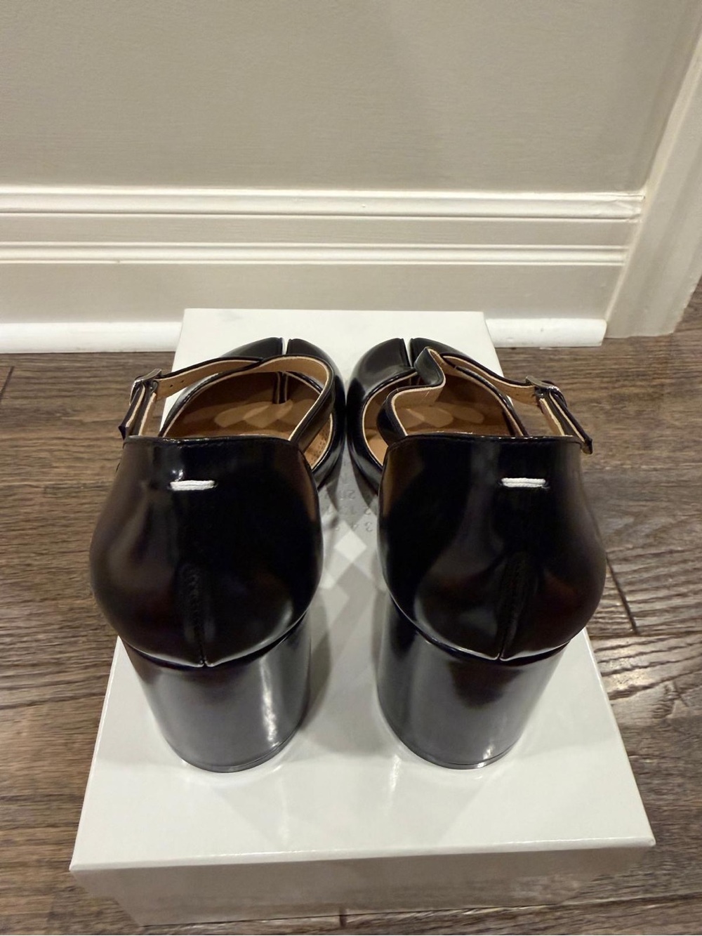 Maison Martin Margiela Black Split-Toe Cross-Strap Heels - Picture 5 of 10
